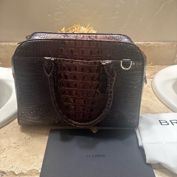 Beautiful lightly used Brahmin Marissa Bag. - Picture 4 of 4